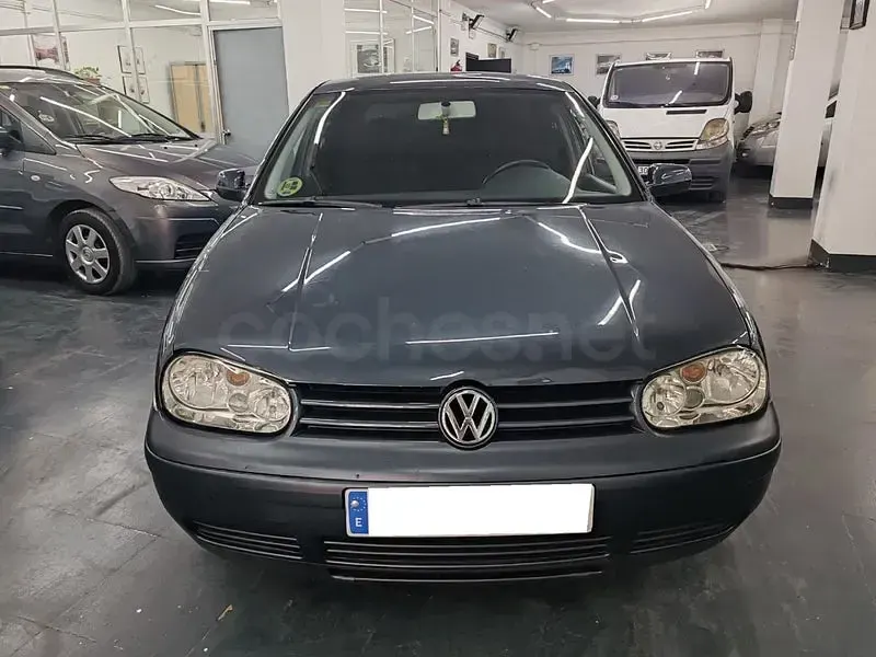 Usado VW Golf IV Conceptline 105 CV (77 kW) 2003 Gris / plata Berlina