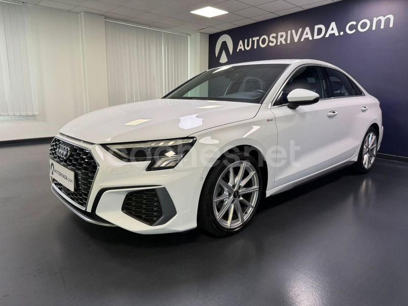 Blanco Usado 2022 Audi A3 S-Line Berlina | 29.900 € (Un poco caro) - Imagen 1/4