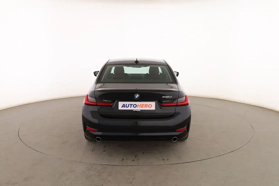Usado BMW 318 Comfort Edition 150 CV (110 kW) 2019 Negro Berlina