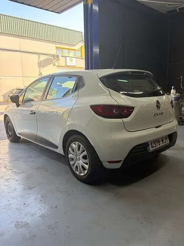 Usado Renault Clio Business 75 CV (55 kW) 2018 Blanco Utilitario