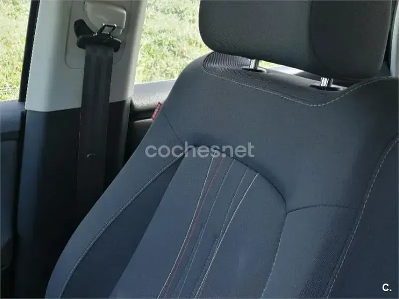 Usado Seat Altea Reference 105 CV (77 kW) 2013 Gris / plata Monovolumen