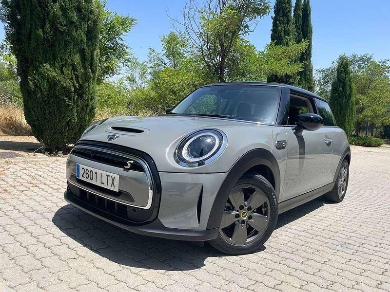 Usado Mini Cooper SE 135 kW (184 CV) 2021 Gris Utilitario
