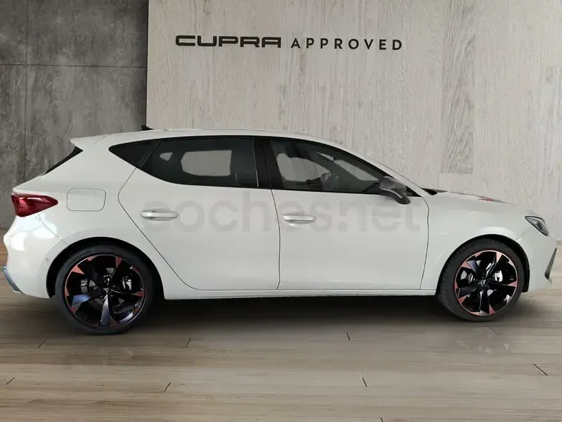 Usado Cupra Leon 204 CV (150 kW) 2025 Beige Berlina