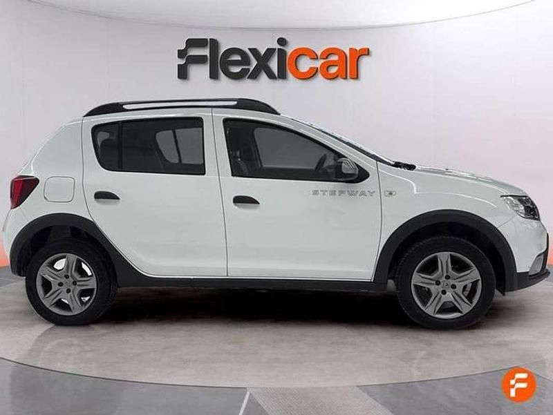 Usado Dacia Sandero Stepway Ambiance 90 CV (66 kW) 2018 Blanco Utilitario