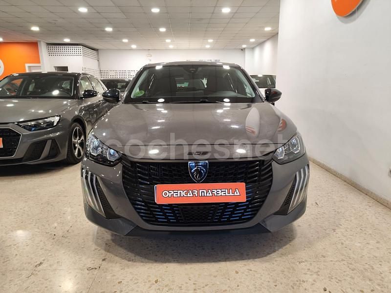 Usado Peugeot 208 Active 100 CV (73 kW) 2024 Gris / plata Utilitario