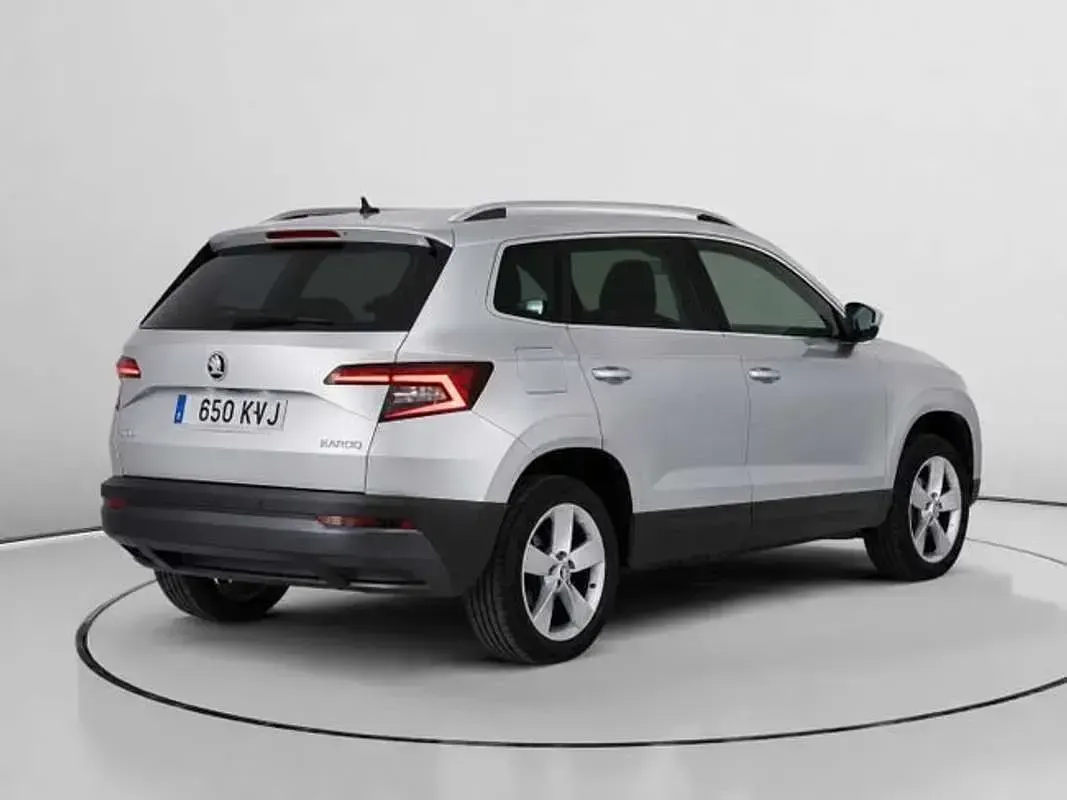 Usado Skoda Karoq 116 CV (85 kW) 2019 Gris SUV