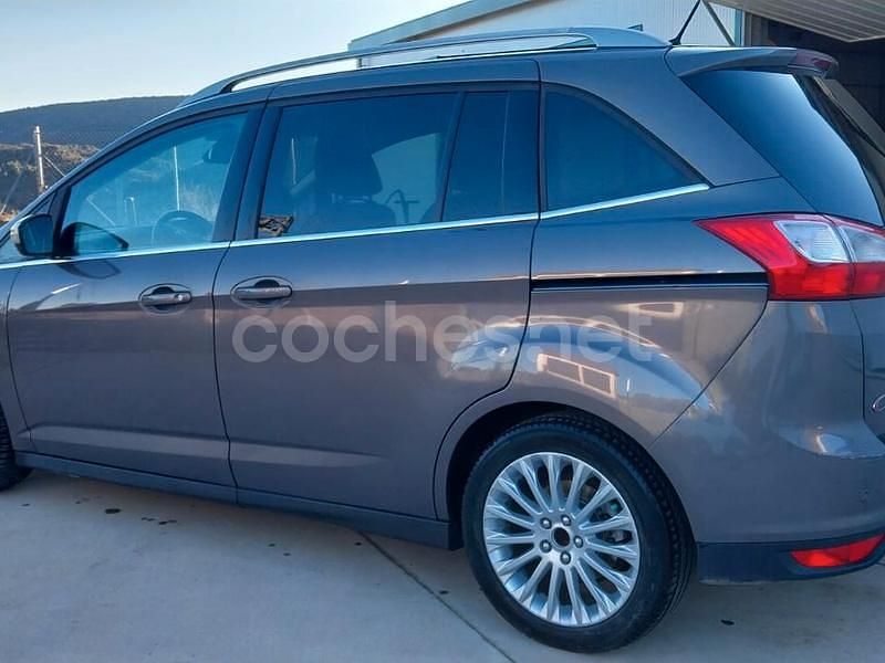 Usado Ford Grand C-Max Trend 125 CV (91 kW) 2013 Beige Monovolumen