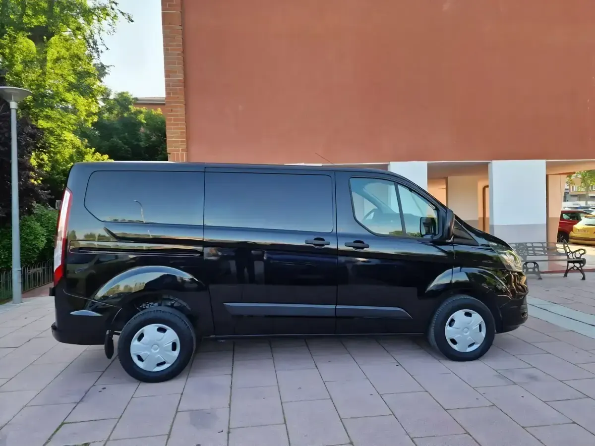 Usado Ford Transit Custom Trend 105 CV (77 kW) 2020 Negro Van