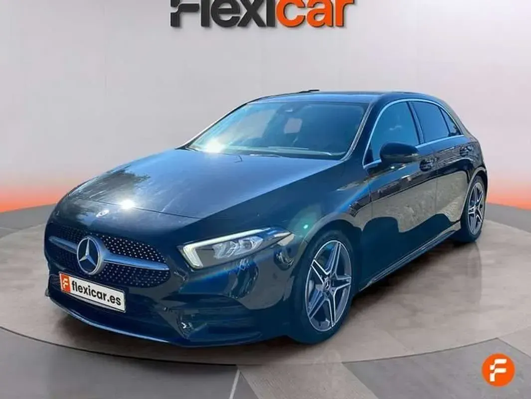 Usado Mercedes A200 163 CV (119 kW) 2018 Negro Utilitario