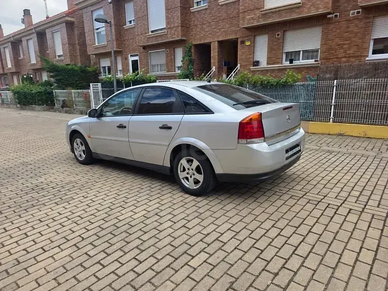 Usado Opel Vectra Comfort 122 CV (89 kW) 2005 Beige Berlina