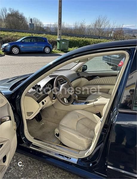 Usado Mercedes E320 Avantgarde 204 CV (150 kW) 2004 Azul Berlina