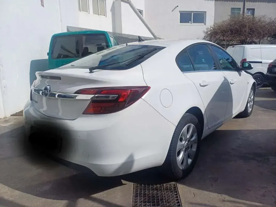 Usado Opel Insignia Expression 120 CV (88 kW) 2017 Blanco Berlina