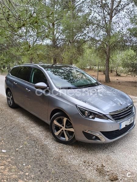 Usado Peugeot 308 SW Allure 115 CV (84 kW) 2014 Azul Familiar