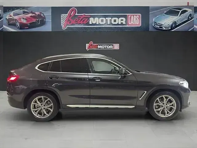 Usado BMW X4 Comfort Edition 190 CV (139 kW) 2020 Gris / plata SUV