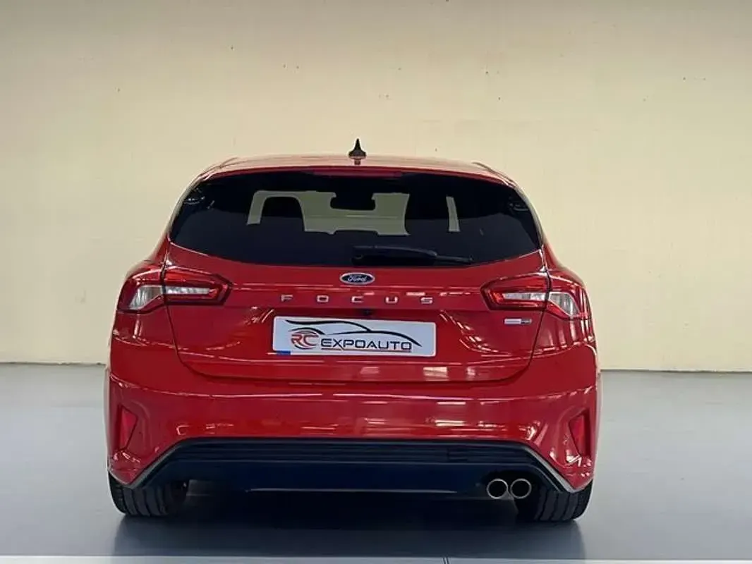 Usado Ford Focus ST-Line 125 CV (91 kW) 2020 Rojo Utilitario