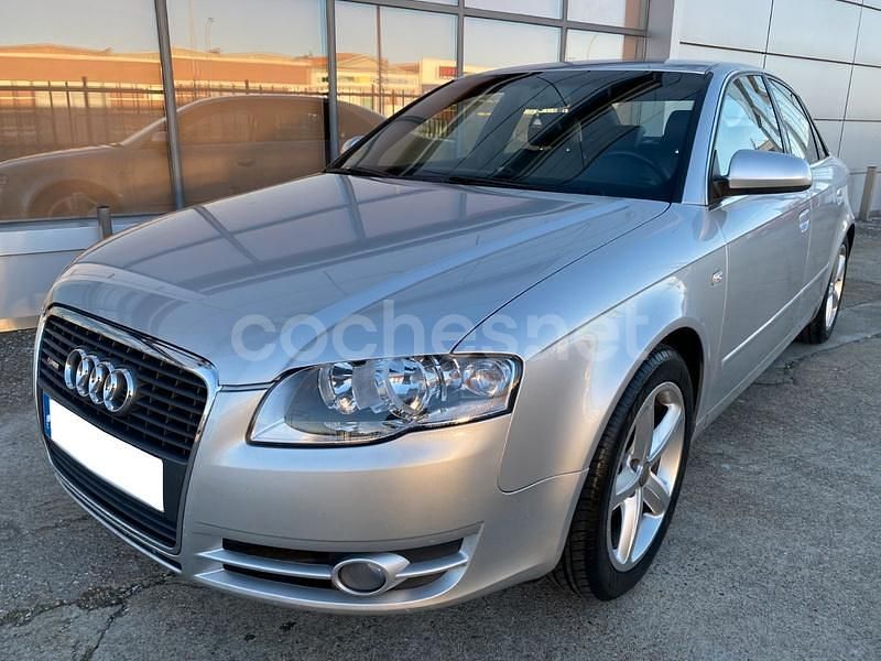 Usado Audi A4 S-Line 140 CV (102 kW) 2007 Gris / plata Berlina