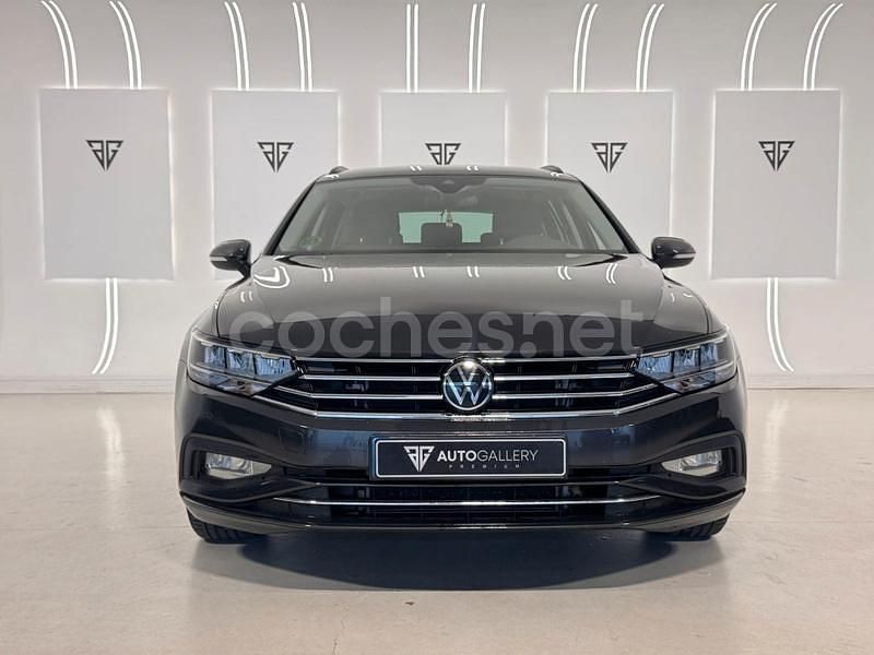 Usado VW Passat Executive 150 CV (110 kW) 2024 Gris / plata Familiar