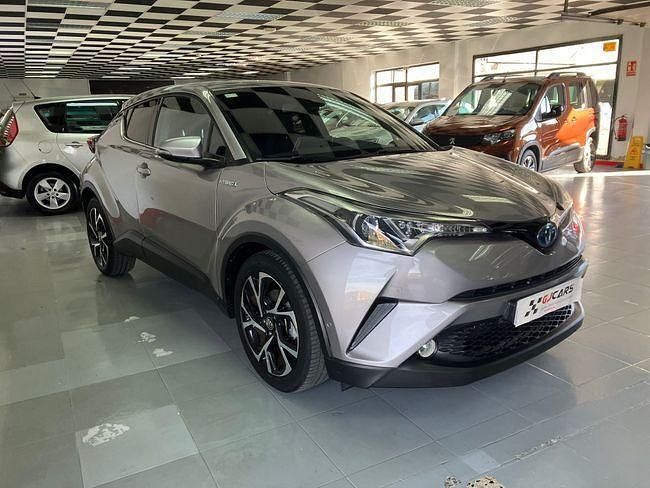 Usado Toyota C-HR Advance 122 CV (89 kW) 2019 Gris SUV