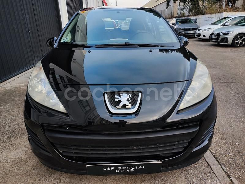 Usado Peugeot 207 70 CV (51 kW) 2010 Negro Berlina