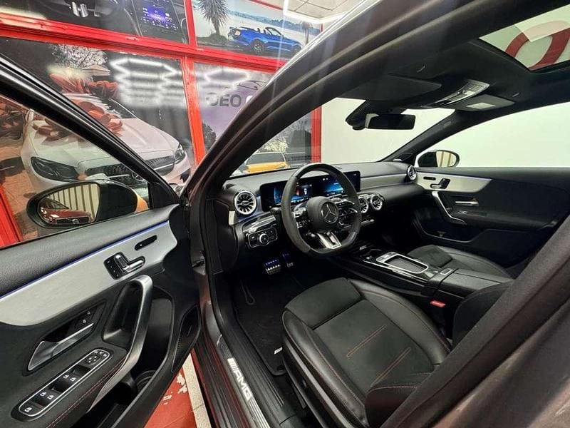 Usado Mercedes A45 AMG Premium 421 CV (309 kW) 2024 Gris Utilitario