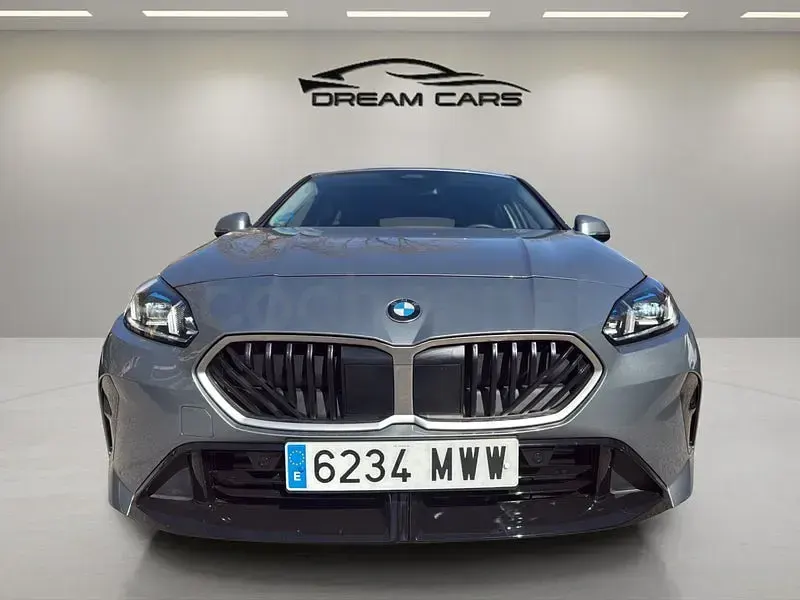 Usado BMW 120 Comfort Edition 163 CV (119 kW) 2024 Gris / plata Utilitario
