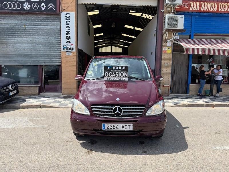 Usado Mercedes Viano 150 CV (110 kW) 2009 Granate Monovolumen