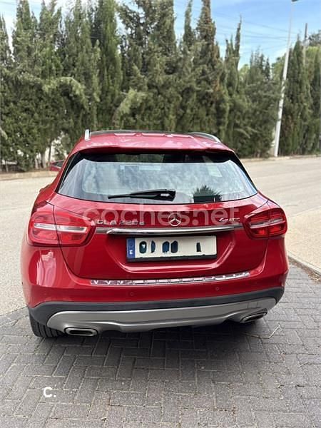 Usado Mercedes GLA220 AMG Edition 1 170 CV (125 kW) 2014 Rojo SUV