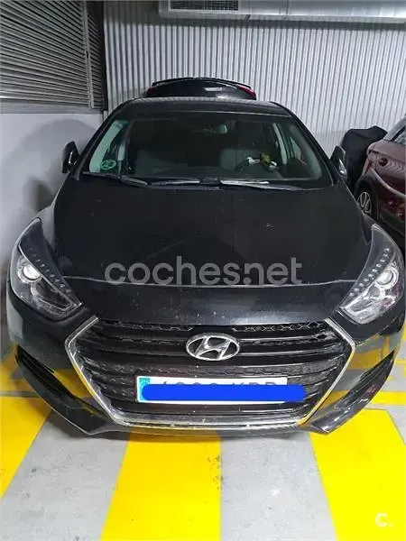 Usado Hyundai i40 115 CV (84 kW) 2017 Negro Berlina