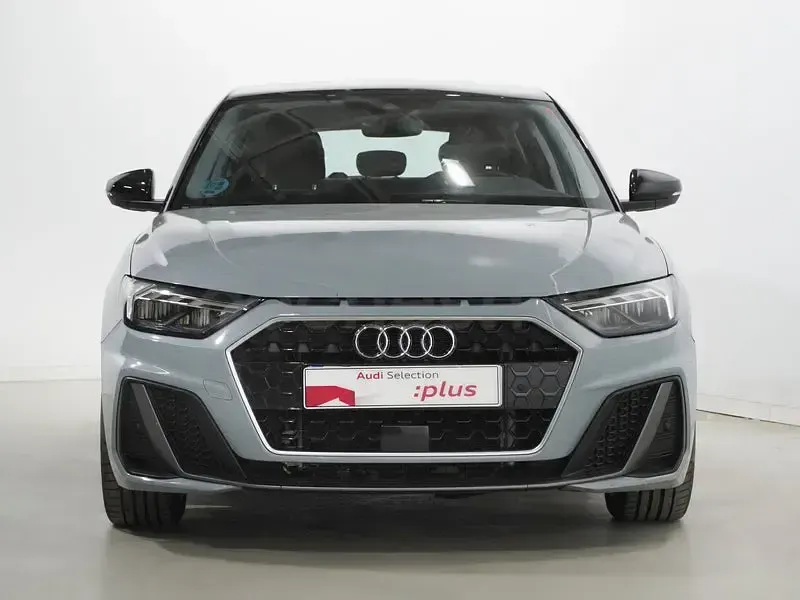 Usado Audi A1 Sportback 110 CV (80 kW) 2022 Gris / plata Utilitario
