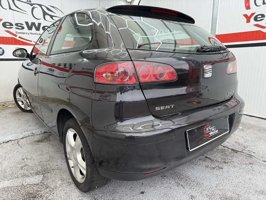 Usado Seat Ibiza 101 CV (74 kW) 2004 Negro Utilitario