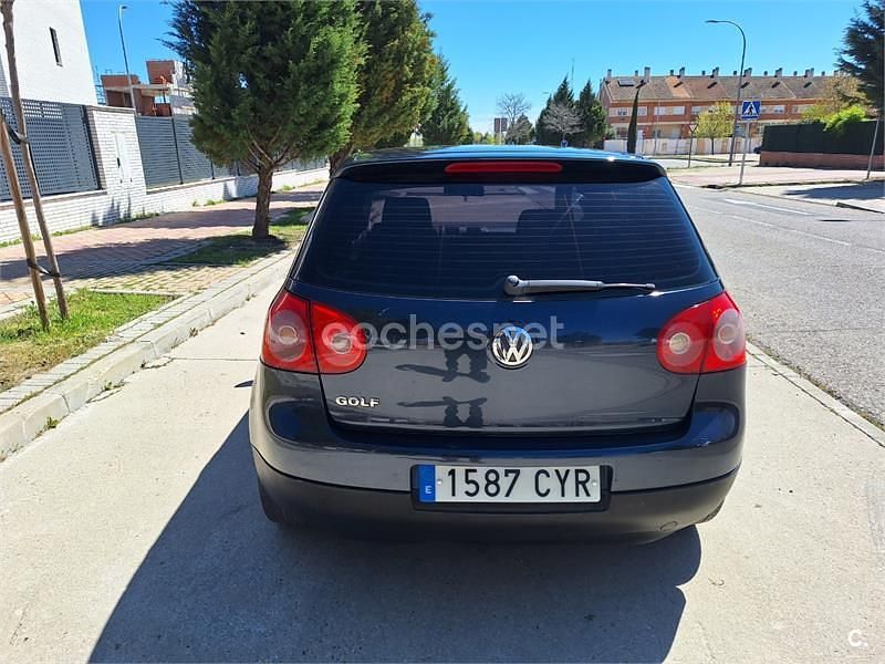 Usado VW Golf IV Sportline 105 CV (77 kW) 2004 Azul Berlina