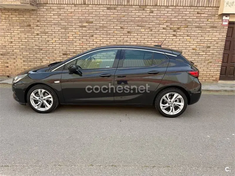 Usado Opel Astra Excellence 136 CV (100 kW) 2016 Negro Berlina