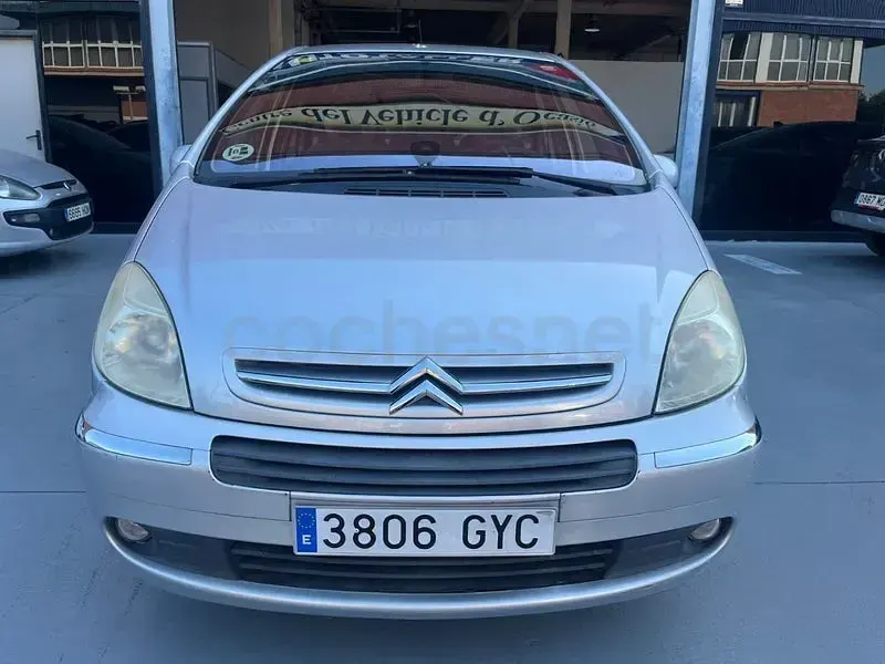 Usado Citroën Xsara Picasso Exclusive 92 CV (67 kW) 2010 Gris / plata Monovolumen