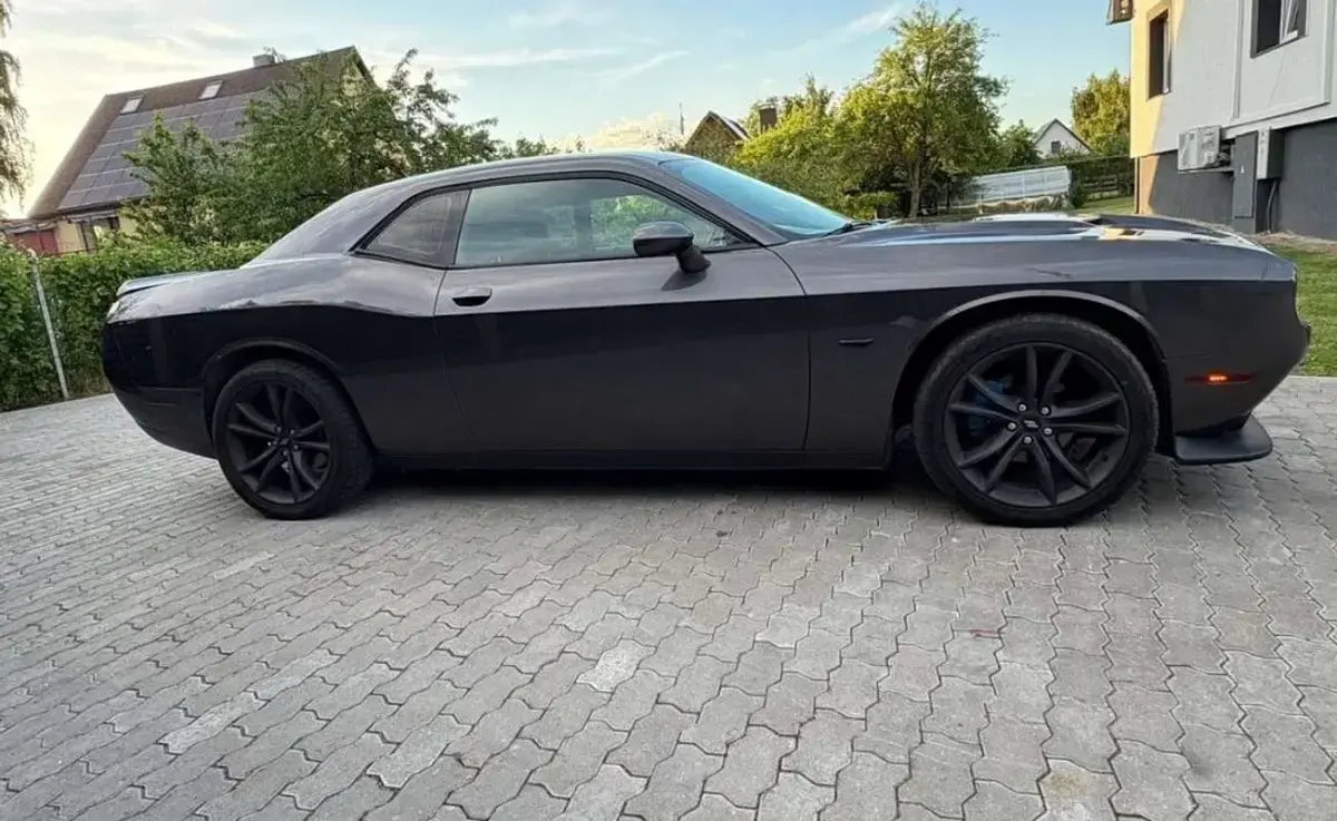 Usado Dodge Challenger 377 CV (277 kW) 2017 Gris Coupe