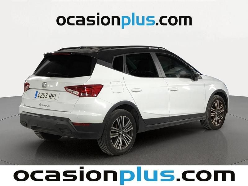 Usado Seat Arona Style 110 CV (80 kW) 2023 Blanco SUV
