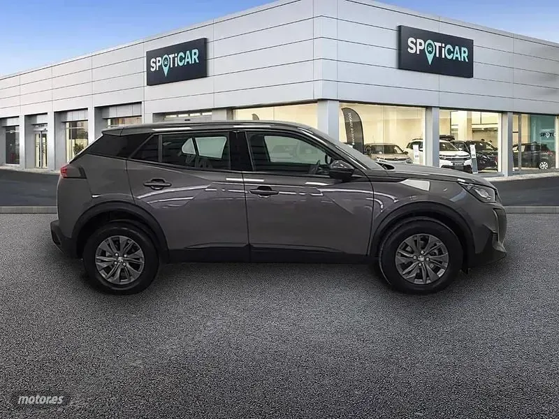 Usado Peugeot 2008 Active 100 CV (73 kW) 2021 Gris SUV