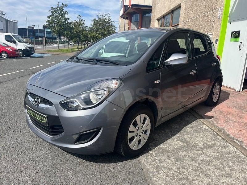 Usado Hyundai ix20 90 CV (66 kW) 2014 Gris / plata Utilitario