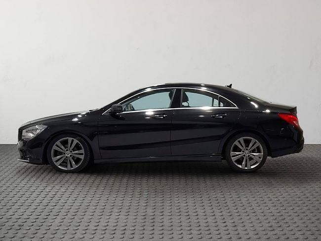 Usado Mercedes CLA200 163 CV (119 kW) 2019 Negro Berlina