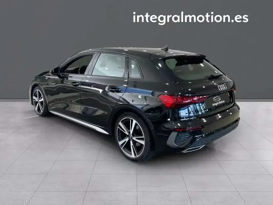 Usado Audi A3 Sportback S-Line 150 CV (110 kW) 2021 Negro Utilitario