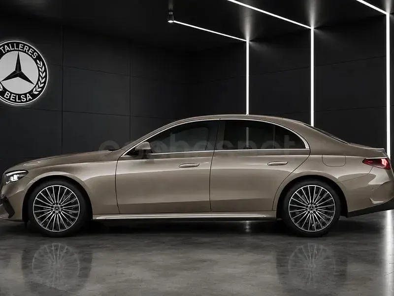 Nuevo Mercedes E300 313 CV (230 kW) 2026 Marrón Berlina