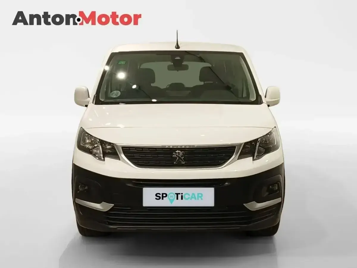 Usado Peugeot Rifter Style 100 CV (73 kW) 2021 Blanco Monovolumen
