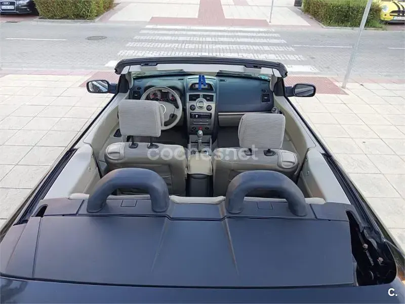 Usado Renault Mégane Cabriolet Privilege 135 CV (99 kW) 2007 Negro Descapotable