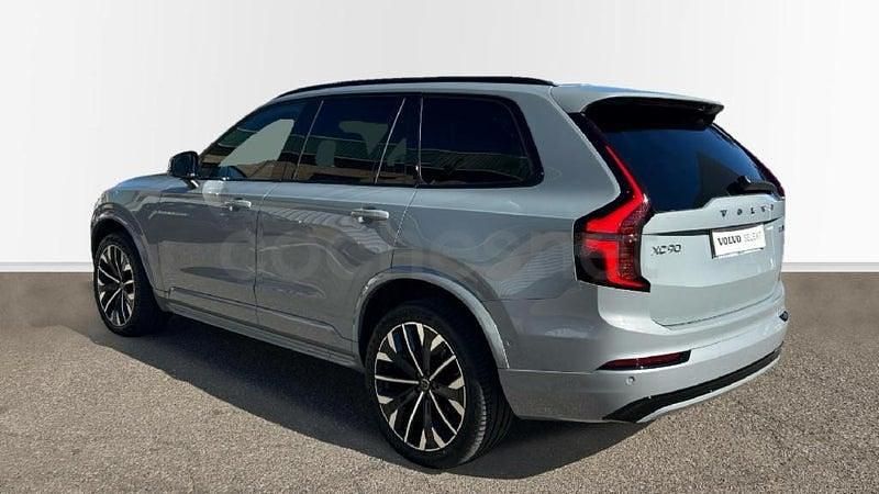 Usado Volvo XC90 Plus 250 CV (183 kW) 2025 Gris / plata SUV