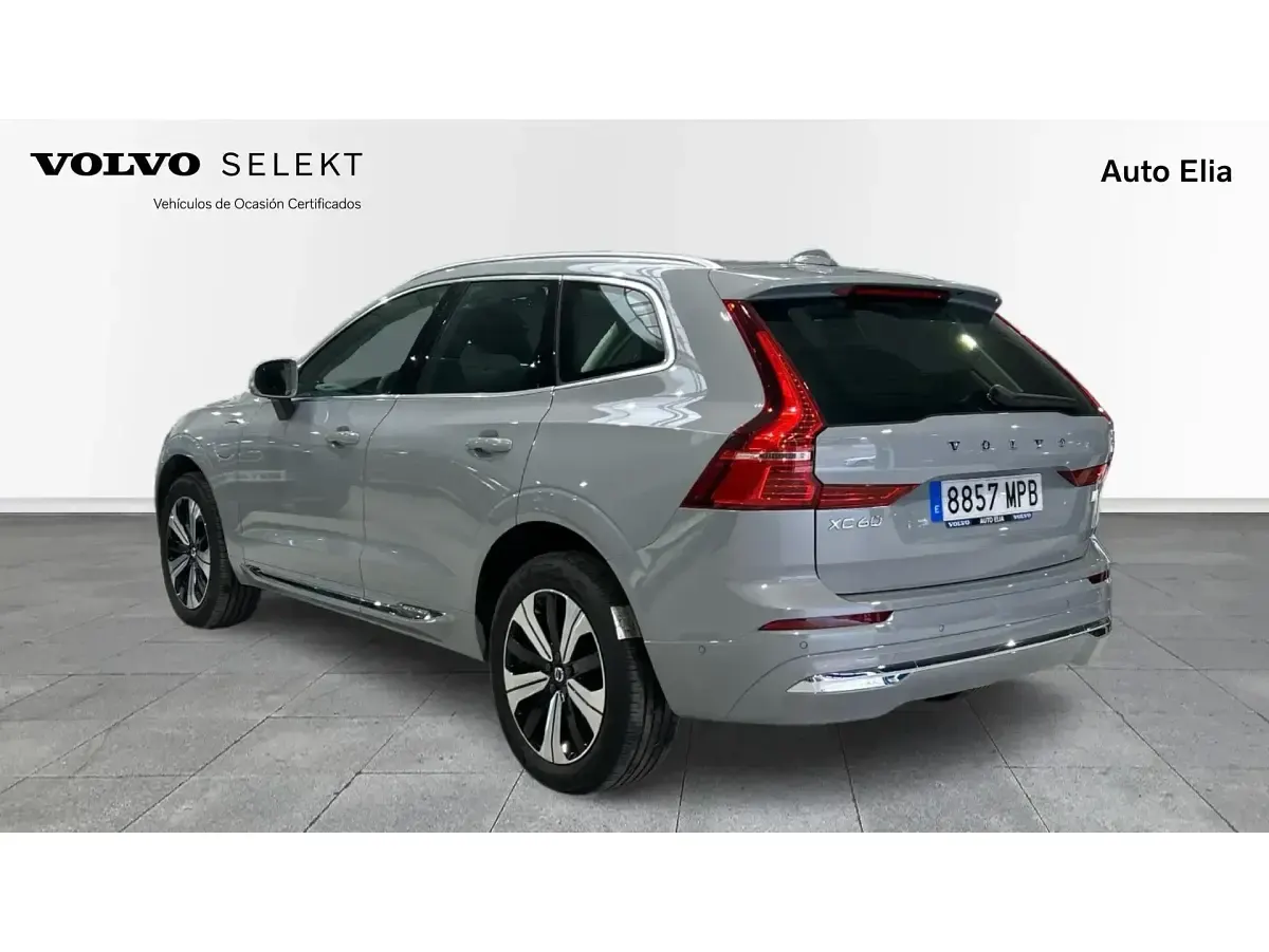 Usado Volvo XC60 Plus 350 CV (257 kW) 2024 Gris SUV