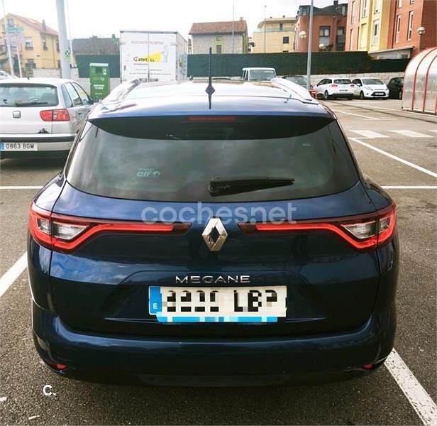 Usado Renault Mégane GrandTour LIMITED 140 CV (102 kW) 2019 Azul Familiar
