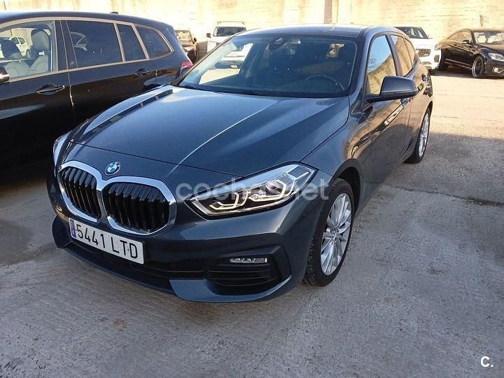 Usado BMW 118 140 CV (102 kW) 2021 Gris / plata Utilitario