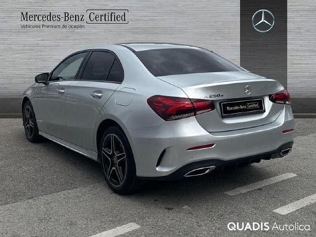 Usado Mercedes A250 218 CV (160 kW) 2022 Plata iridio