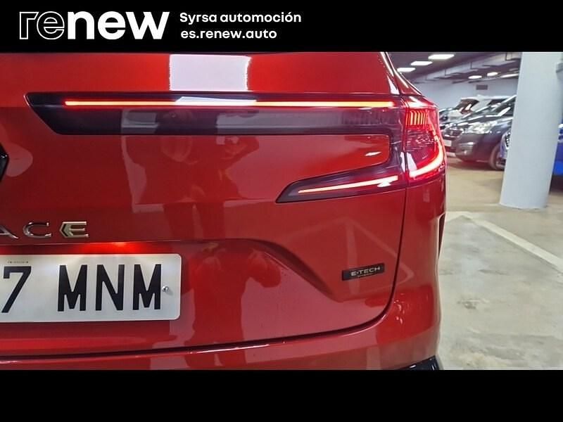Usado Renault Espace Techno 200 CV (147 kW) 2024 Rojo Familiar
