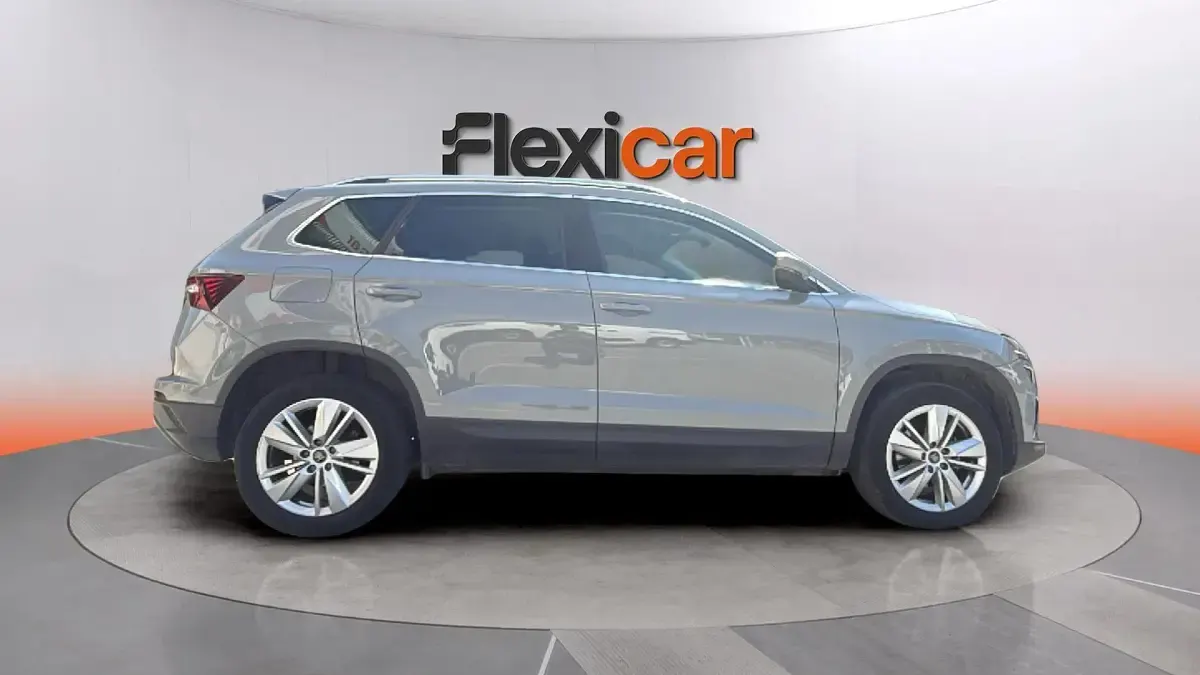 Usado Skoda Karoq Ambition 116 CV (85 kW) 2025 Beige SUV