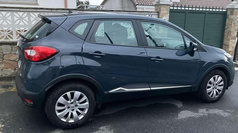 Usado Renault Captur Life 90 HP (66 kW) 2014 SUV